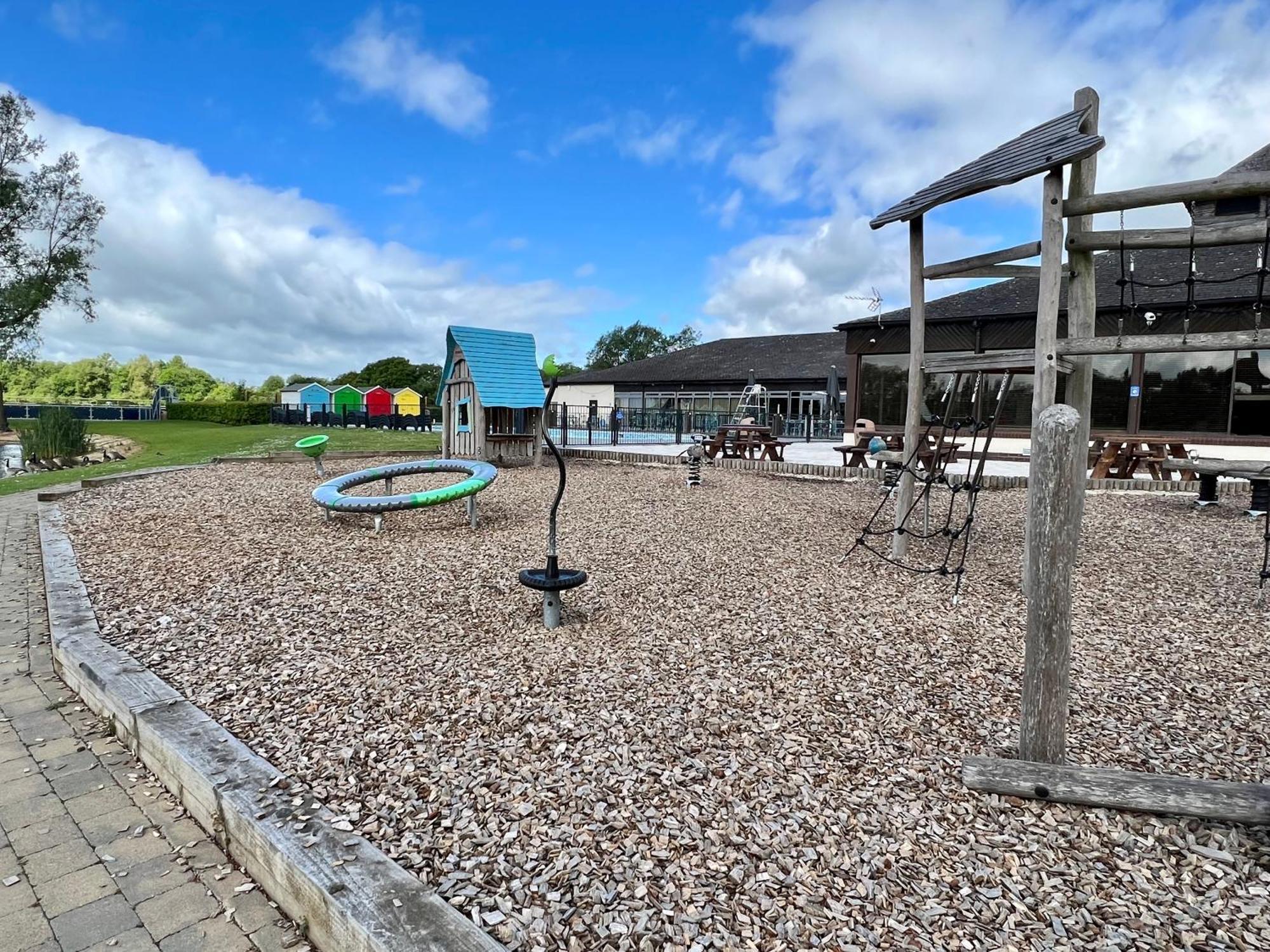 Wildflower, Premium Plus Hot Tub Lodge South Cerney Zewnętrze zdjęcie