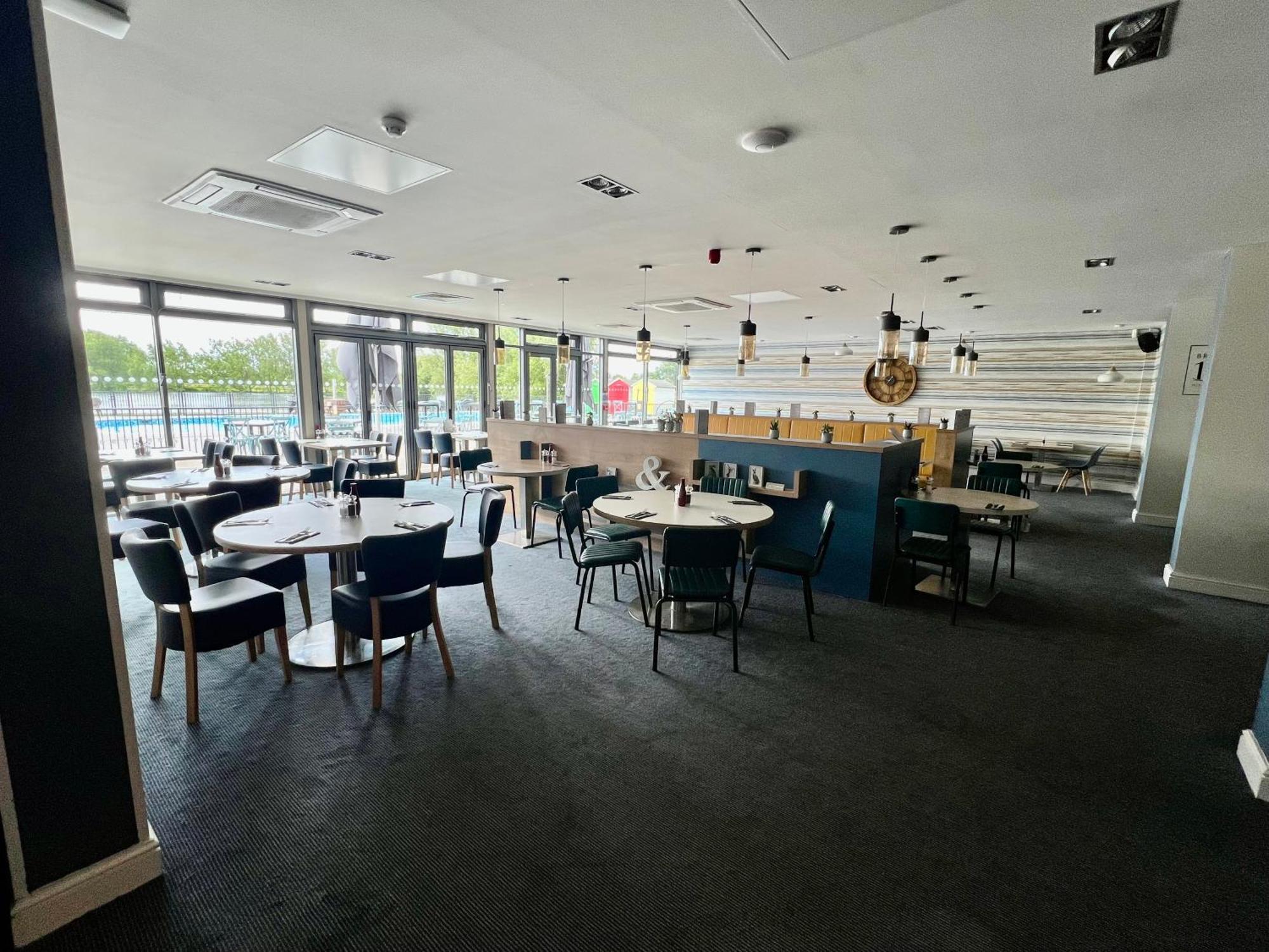Wildflower, Premium Plus Hot Tub Lodge South Cerney Zewnętrze zdjęcie